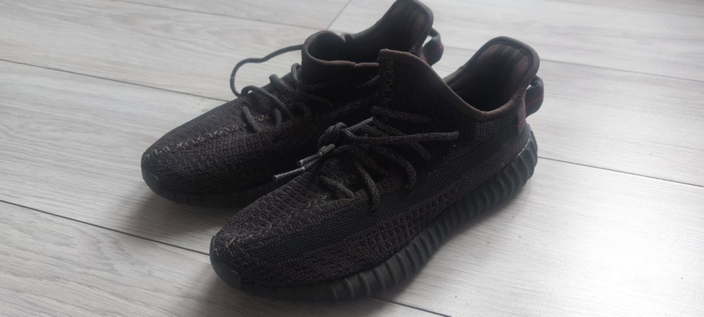 Adidas     yeezy