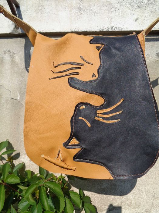 Artystyczna torebka skórzana z kotami. Handmade