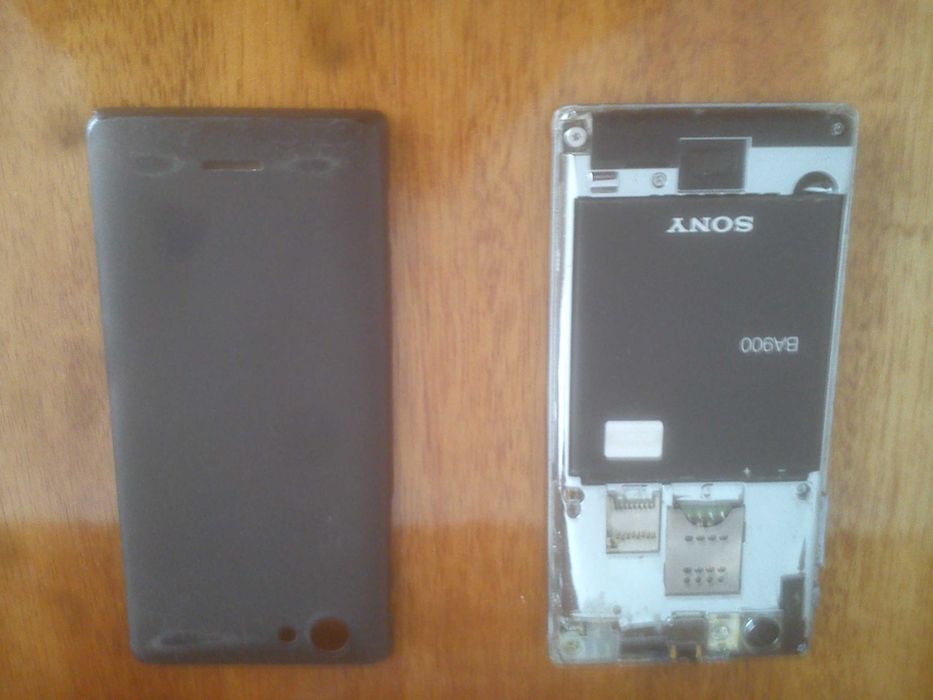 Telefon smartfon Sony Xperia ST26i używany