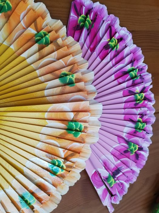 Leques para senhora pintados à mão