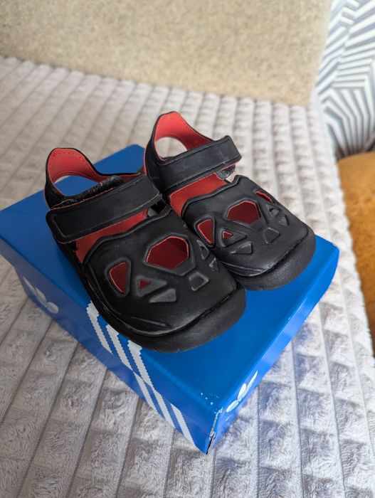 Босоніжки, сандалі adidas дитячі