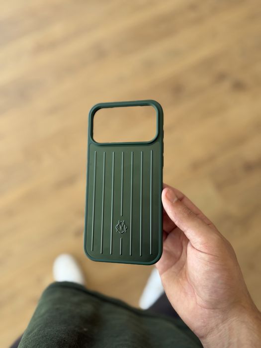 Capa Rimowa iphone 17 pro max
