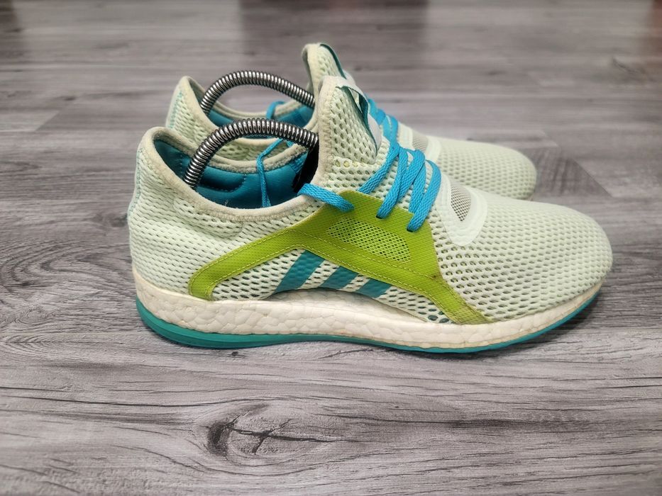 Продам фірмові кросівки Adidas pure boost x для бігу