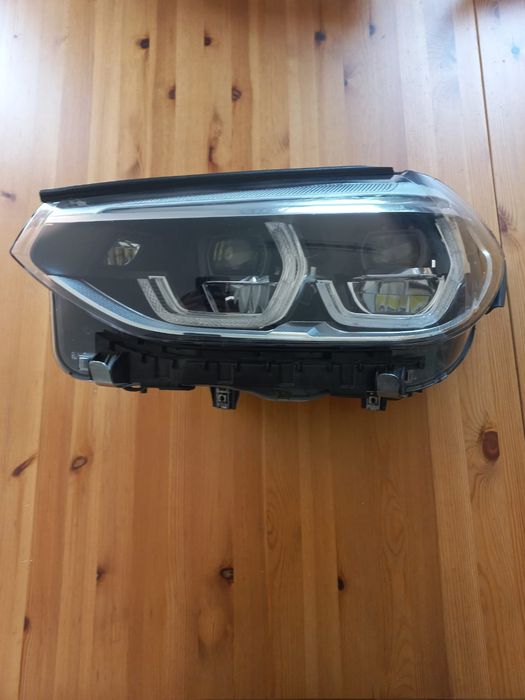 Reflektor BMW X4 G02 Lewy Adaptive LED. Rok produkcji 2019. Nadpalony