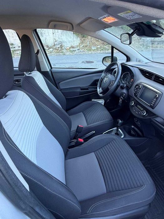 Toyota Yaris 1.5 Hybrid como novo