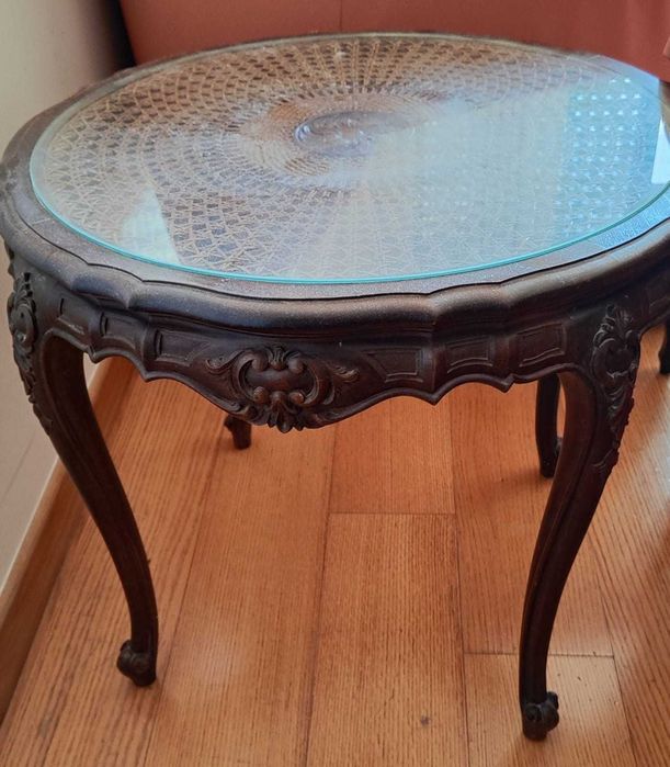 Small side table64286037077763120