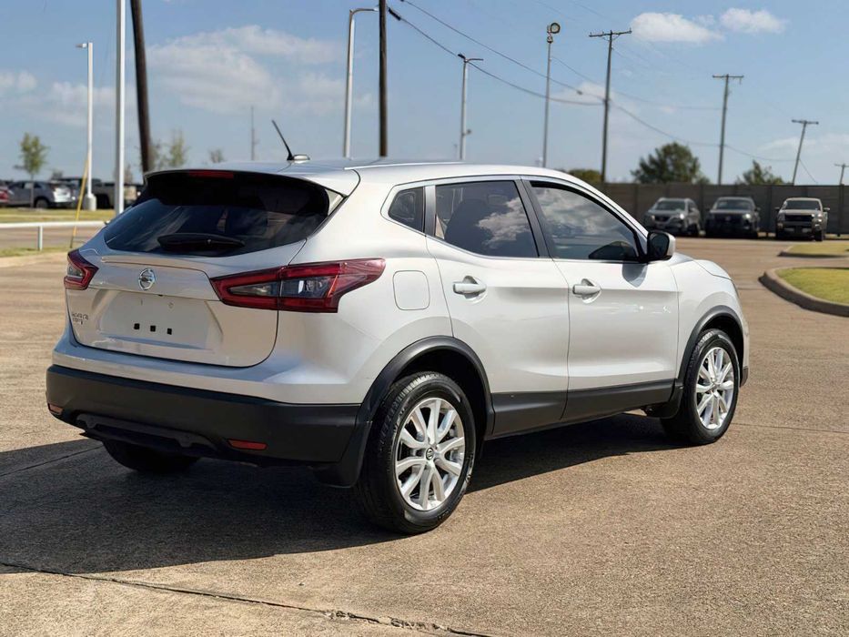 Nissan Rogue Sport SL      2022
