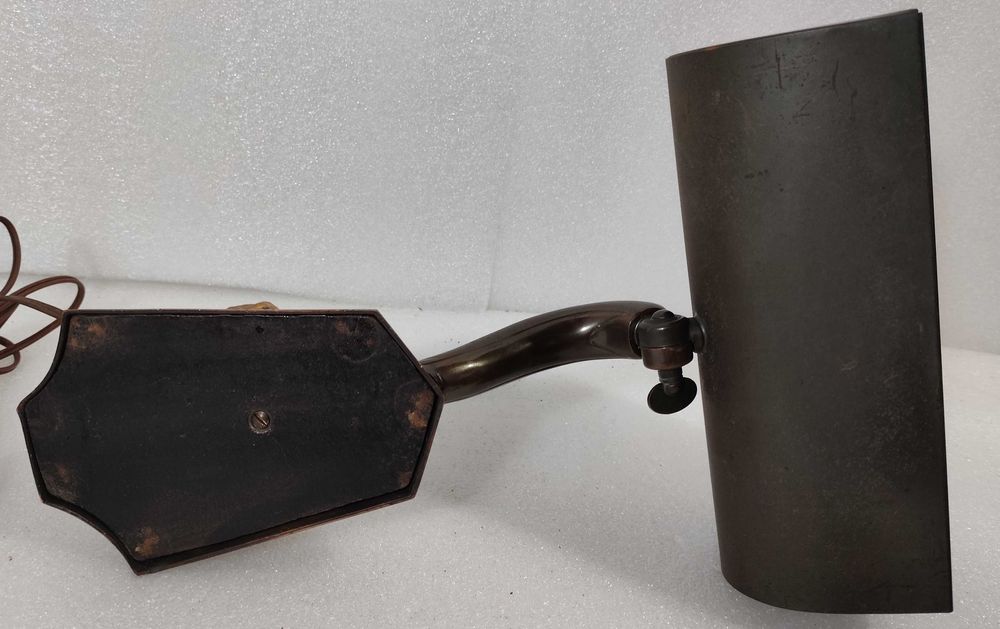 Antigo candeeiro em bronze para piano