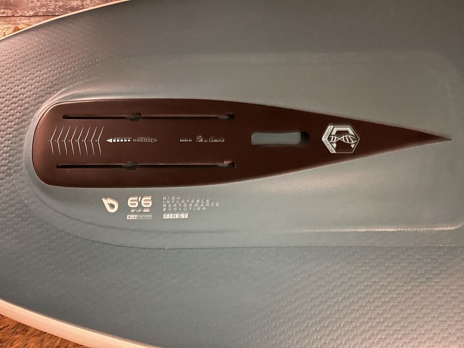 Prancha Wing foil / Sup foil insuflável Hipe First 6.6 com 155L da Gong
