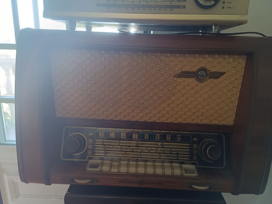 Lote de rádios antigos vintage Philips Telefunken e outros para coleção/restauro