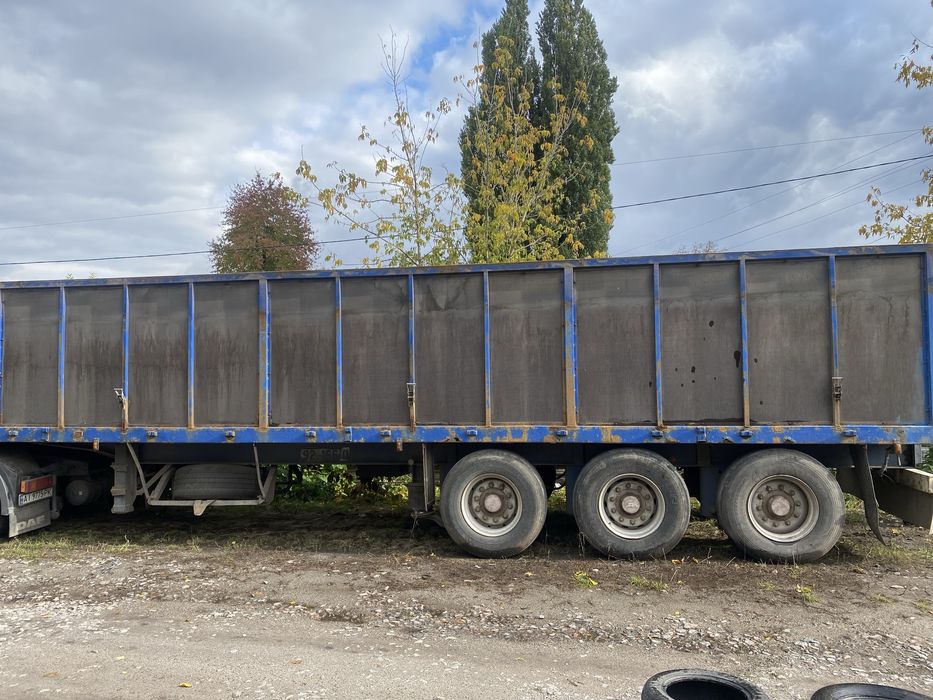 Напівпричіп-зерновоз контейнеровоз,на ходу можливий обмін,