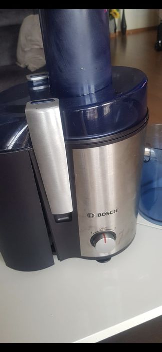 Máquina de sumos Bosch