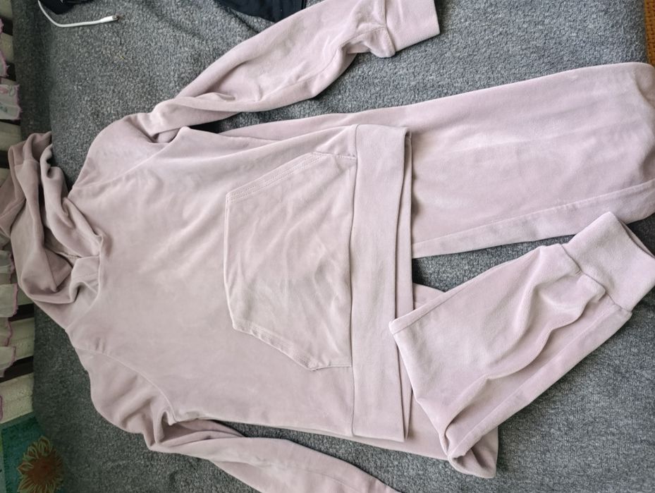 Продам велюровый костюм