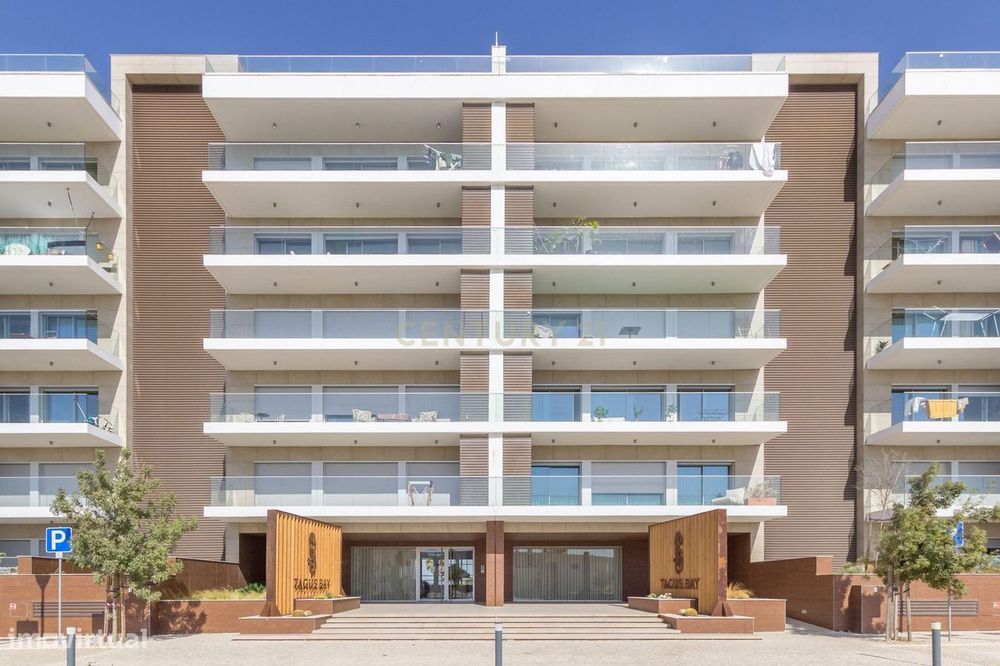 T4 em Condomínio Fechado com Vista Rio - Alcochete