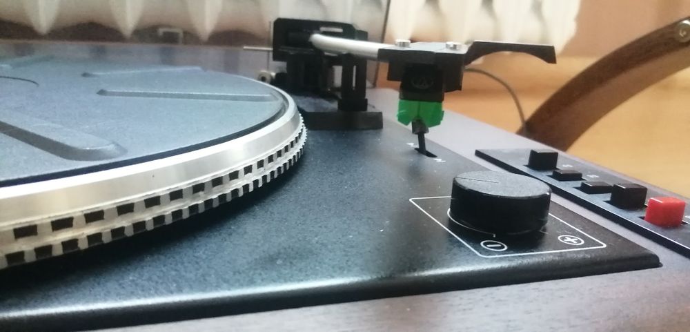 Gramofon Bernard
