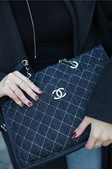 Сумка Chanel Denim Tote Bag with Wild Stitch Quilting