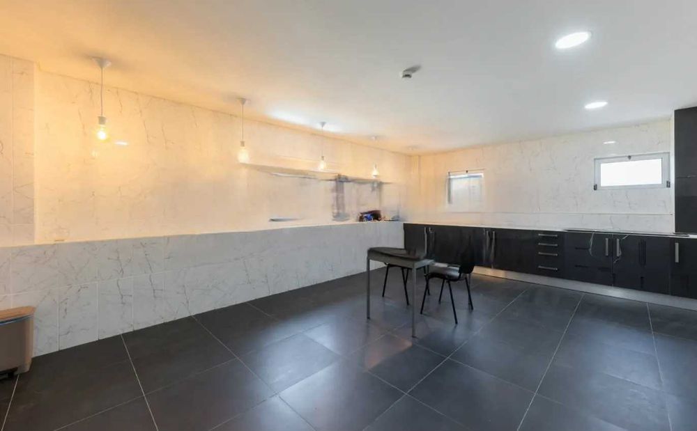 Pavilhão 3.200 m² + Jardim