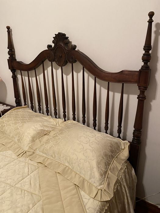 Cama casal estilo rústico de madeira maciça