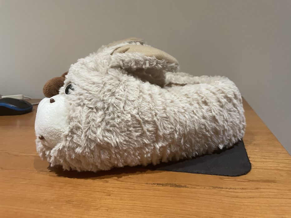 Pantufas novas em bege