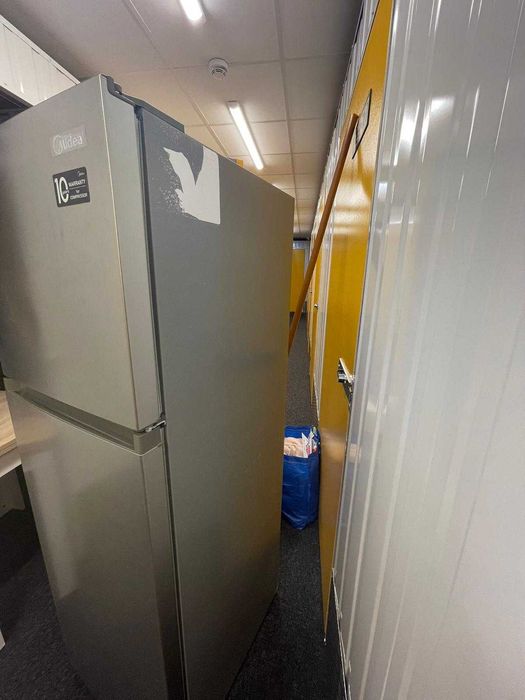 Frigorífico MIDEA 3 meses de uso estado de novo