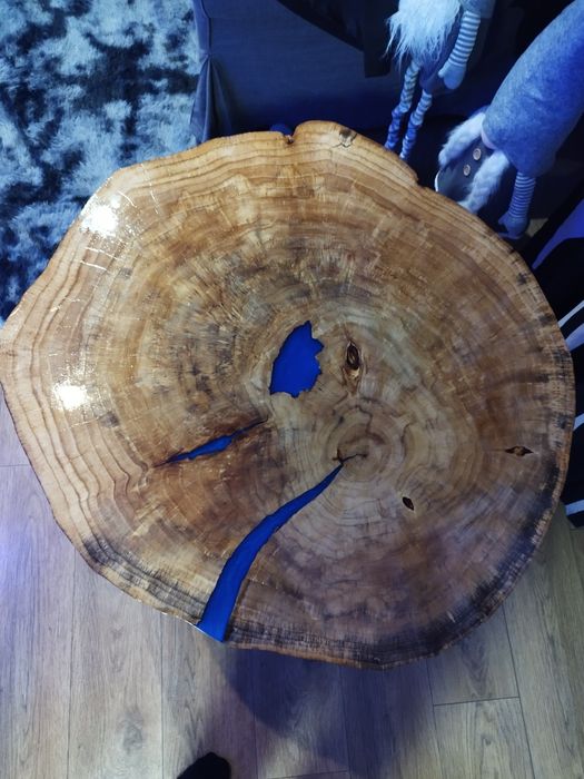 Stolik kawowy plaster drewna żywica