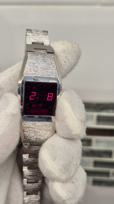 Zegarek LED Unitra Warel PRL lata 70-te po serwisie