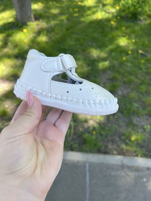 Нові  дитячі босоніжки