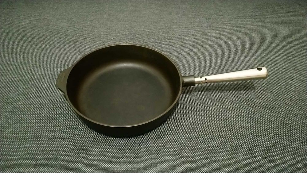 Patelnia żeliwna szwedzkа SKEPPSHULT