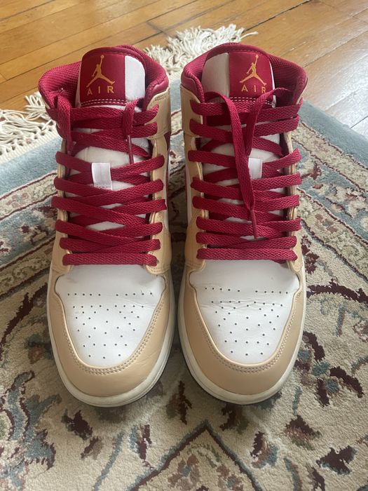 Баскетбольні кросівки Nike/Air Jordan 1 Mid