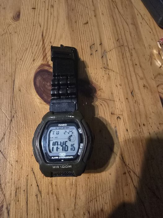 Zegarek casio wodo odporny.