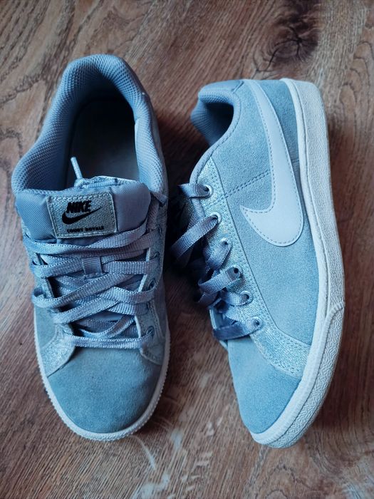 Damskie sportowe buty Nike Court Royale