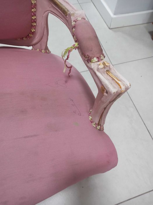 Drewniany fotel dla dziewczynki