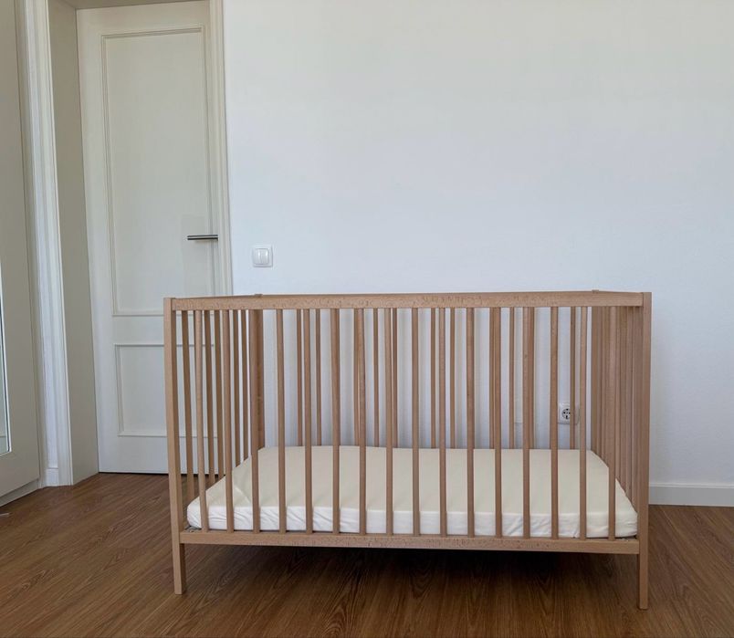 Berço e colchao ikea