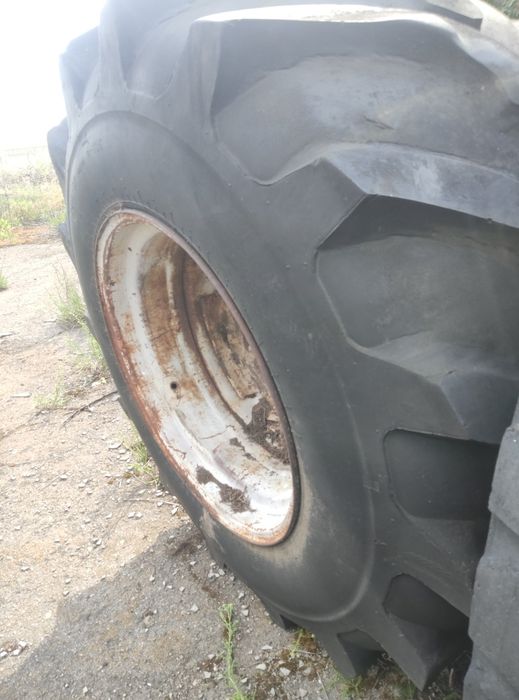 Продаж шин 30.5-32 вживані