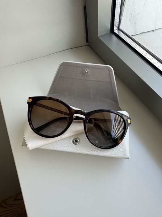 Óculos de sol Michael Kors Adrianna III (MK 2023)