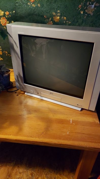 Продам Телевизор LG