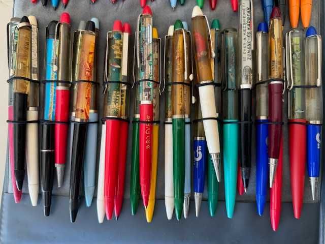 COLEÇÃO DE CANETAS VINTAGE DE MOVIMENTO (FLOATING ACTION) 105 UNIDADES