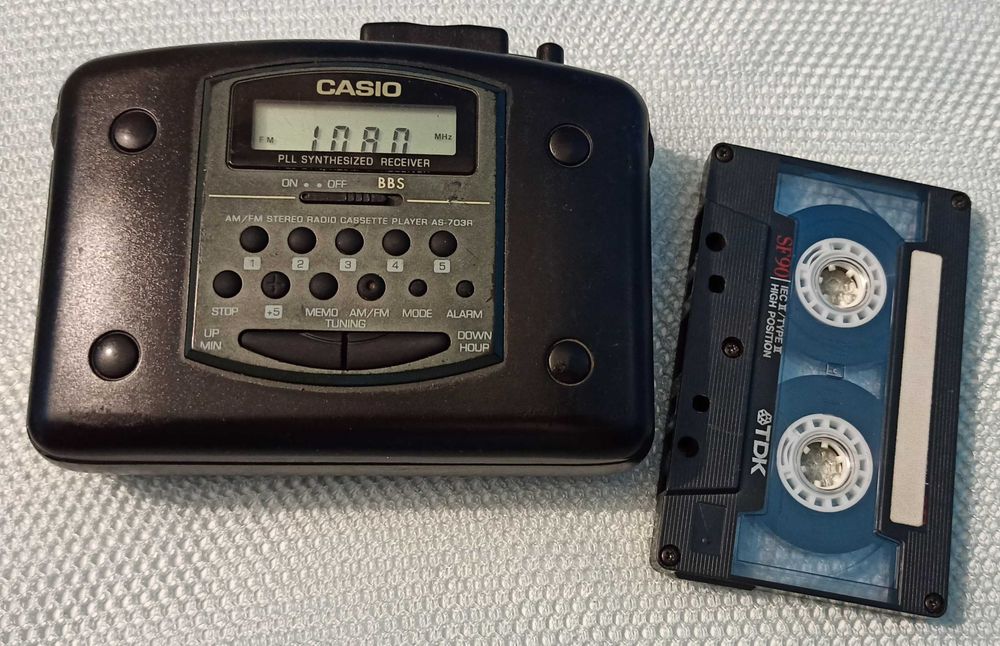 Кассетный плеер CASIO AS-703R ,звучание+наушники