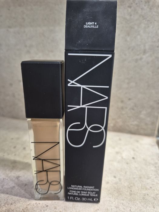 Nars długotrwały podkład