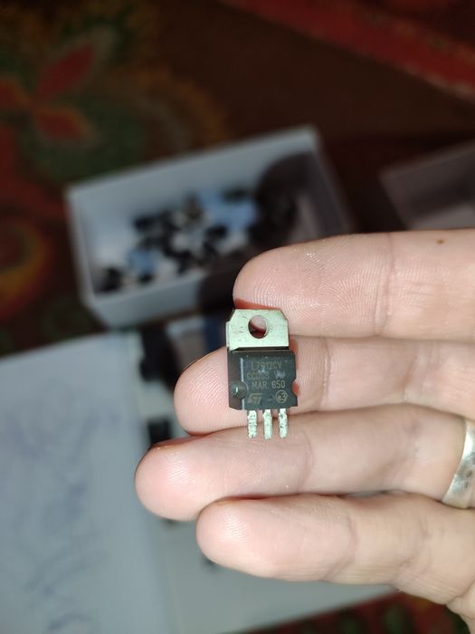 Продам Транзисторы и остальные Эектрические запчасти