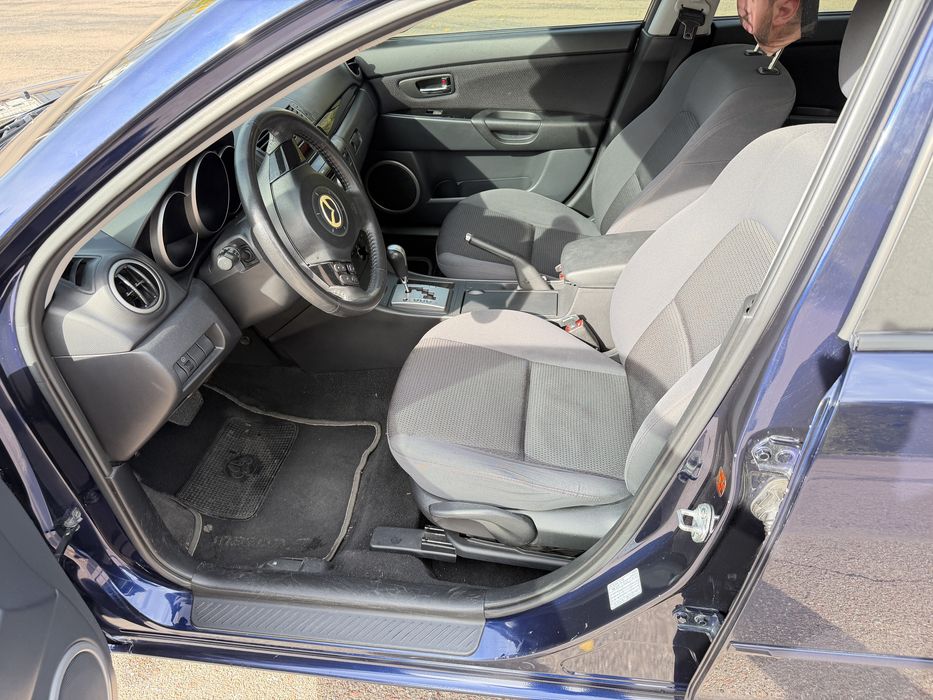 продам семейное авто Mazda 3