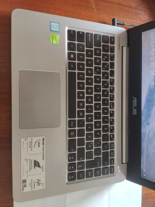 ASUS K401U i7-7500U, 8GB,512GB SSD,940MX 2GB,14.1P FHD,W10