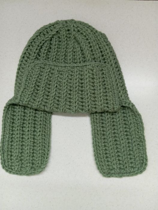 Шапка ушанка в'язана ручна робота.