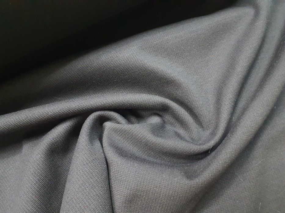 Dzianina granat w typie jerseyu szer.146 cm.
