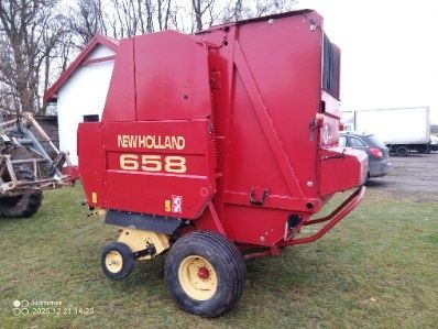 Prasa New Holland 658