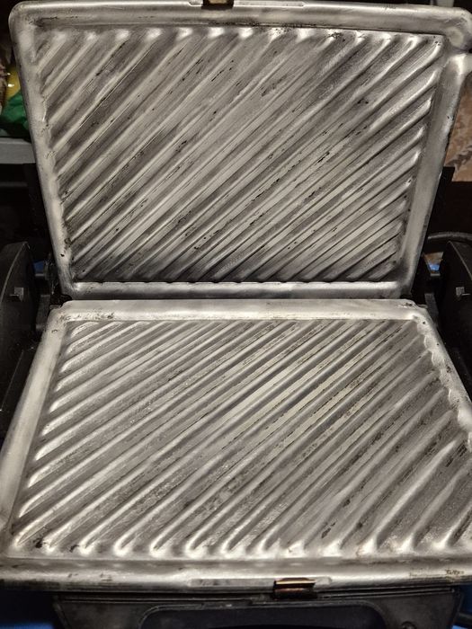 Електричний гриль Delonghi