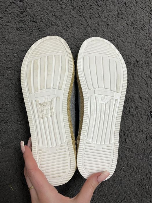 Srebrne espadryle ze skóry