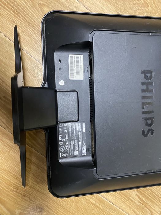 Монитор 19" повністю робочий