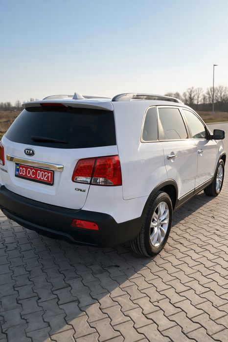 Пригнана з Європи - KIA SORENTO, оригінал пробіг, не фарбована