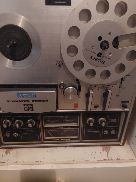 Gravador de radio akai